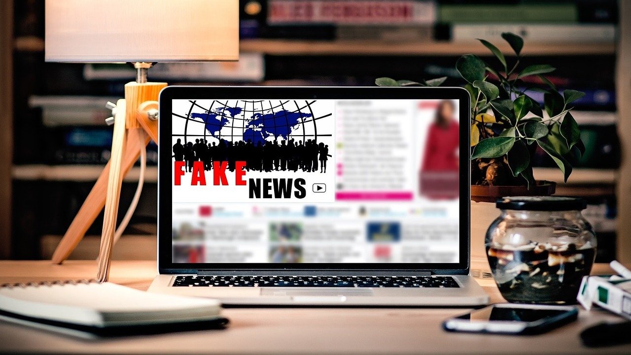 Wissen über Glaubwürdigkeit der Quelle macht nicht immun gegen Fake News